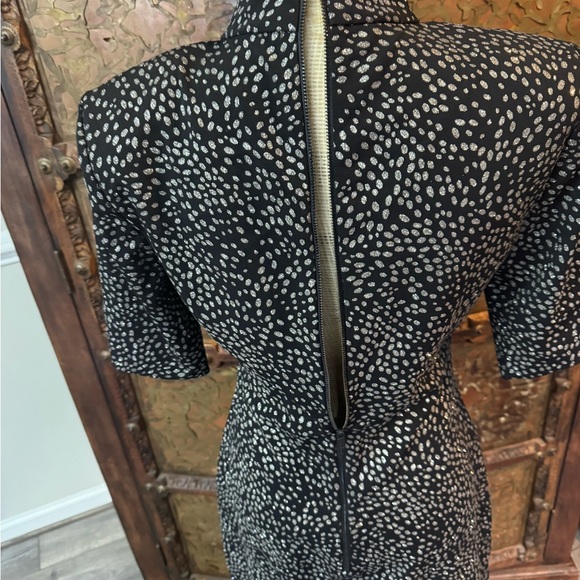 Alice + Olivia Black and silver Dress 10 - Picture 4 of 10